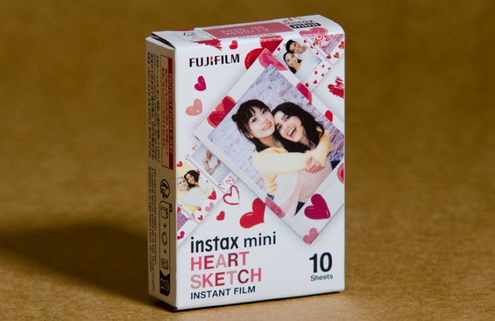 instax-mini-heart-sketch